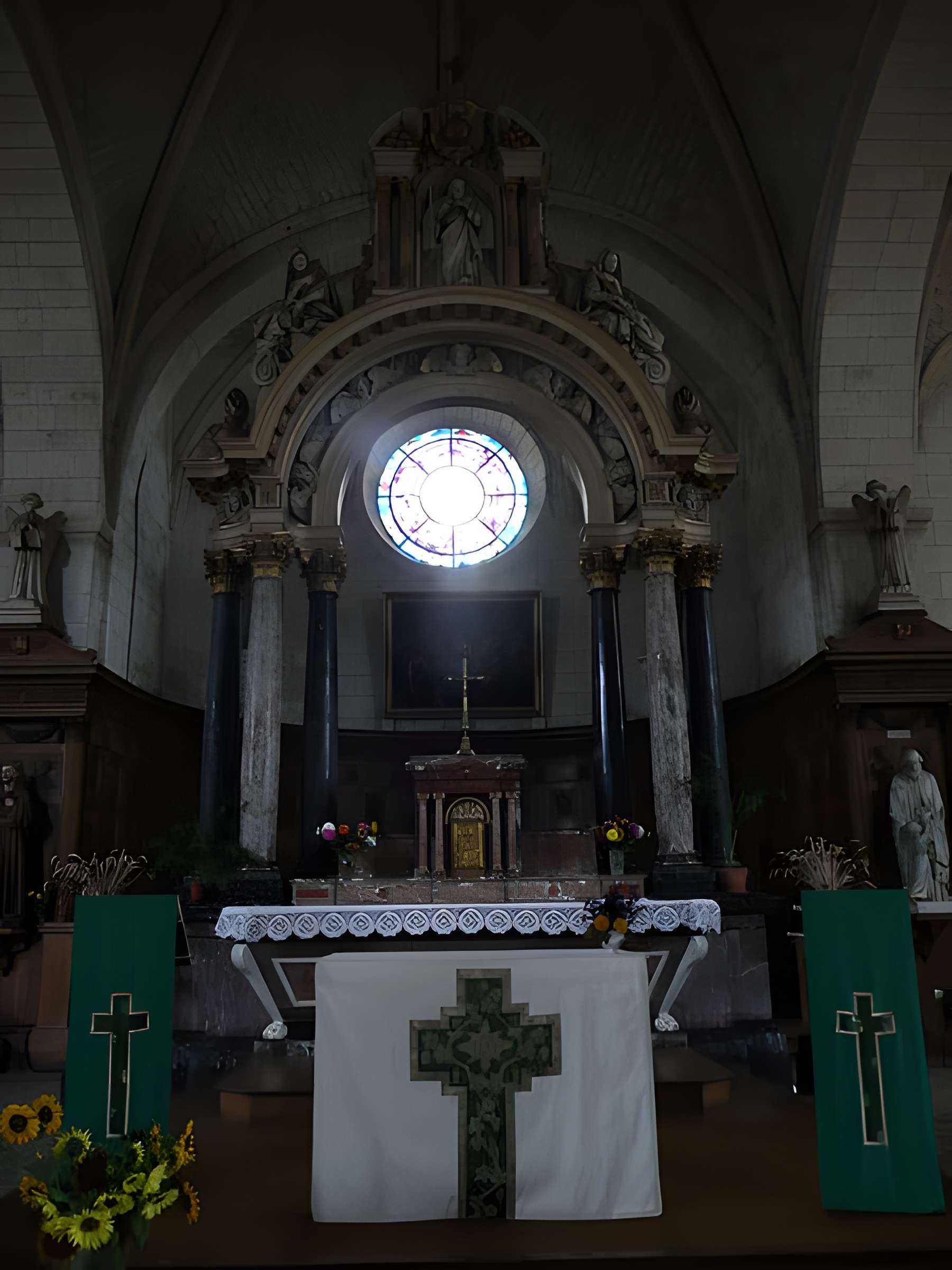 Église Saint-Pierre-et-Saint-Laurent de Baugé