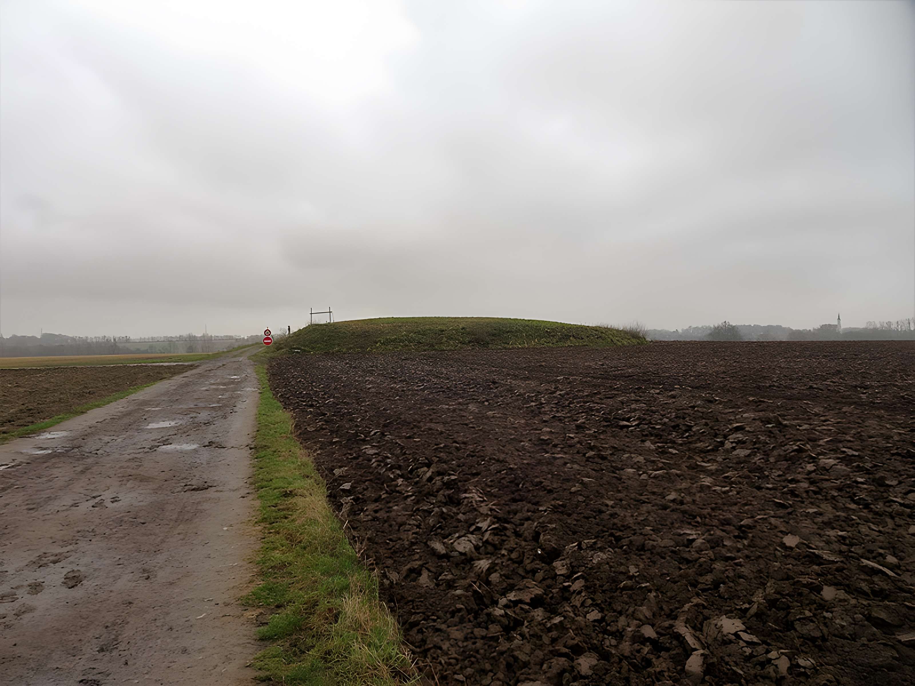 Tumulus dit Mont des Tombes