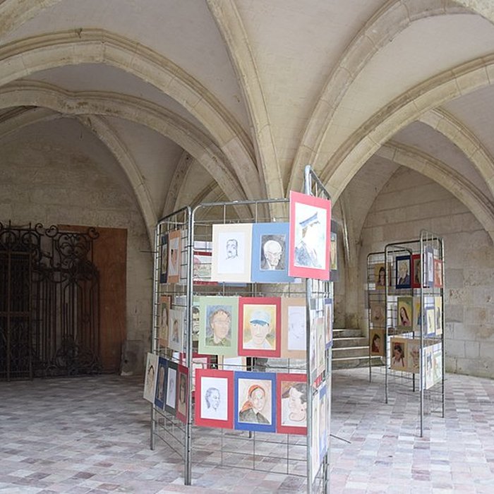Photo de Ancien palais épiscopal, ancien palais de justice, actuellement musée départemental de lOise