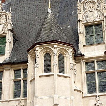 Ancien palais épiscopal, ancien palais de justice, actuellement musée départemental de lOise