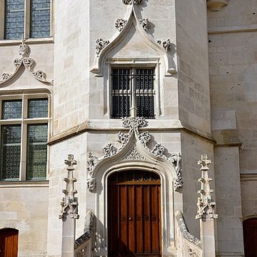 Ancien palais épiscopal, ancien palais de justice, actuellement musée départemental de lOise
