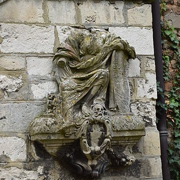 Ancien palais épiscopal, ancien palais de justice, actuellement musée départemental de lOise