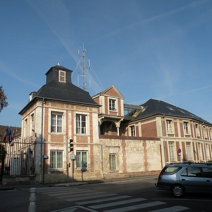 Photo de Ancienne abbaye Saint-Lucien, à Notre-Dame-du-Thil