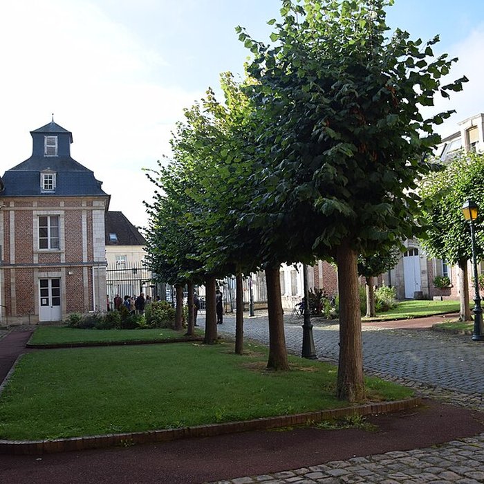 Photo de Ancienne abbaye Saint-Lucien, à Notre-Dame-du-Thil