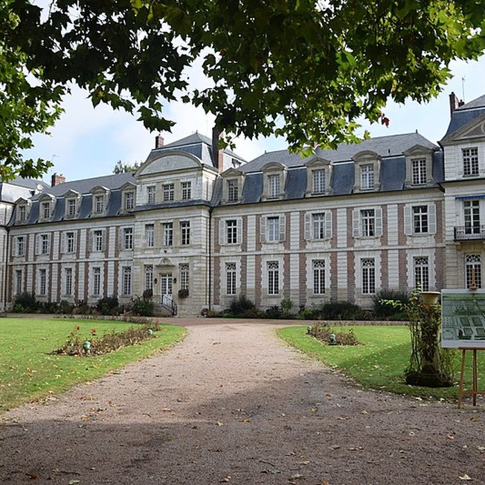 Photo de Ancienne abbaye Saint-Lucien, à Notre-Dame-du-Thil