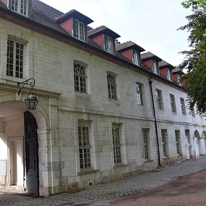 Photo de Ancienne abbaye Saint-Lucien, à Notre-Dame-du-Thil