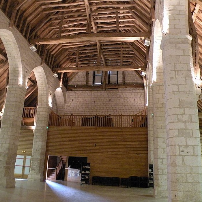 Photo de Ancienne abbaye Saint-Lucien, à Notre-Dame-du-Thil