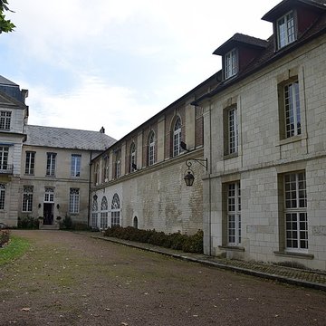 Ancienne abbaye Saint-Lucien, à Notre-Dame-du-Thil