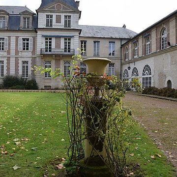 Ancienne abbaye Saint-Lucien, à Notre-Dame-du-Thil