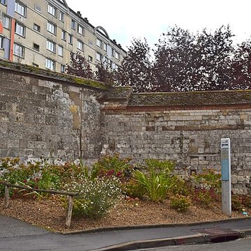 Ancienne abbaye Saint-Lucien, à Notre-Dame-du-Thil