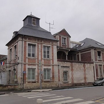 Ancienne abbaye Saint-Lucien, à Notre-Dame-du-Thil