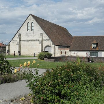 Ancienne abbaye Saint-Lucien, à Notre-Dame-du-Thil