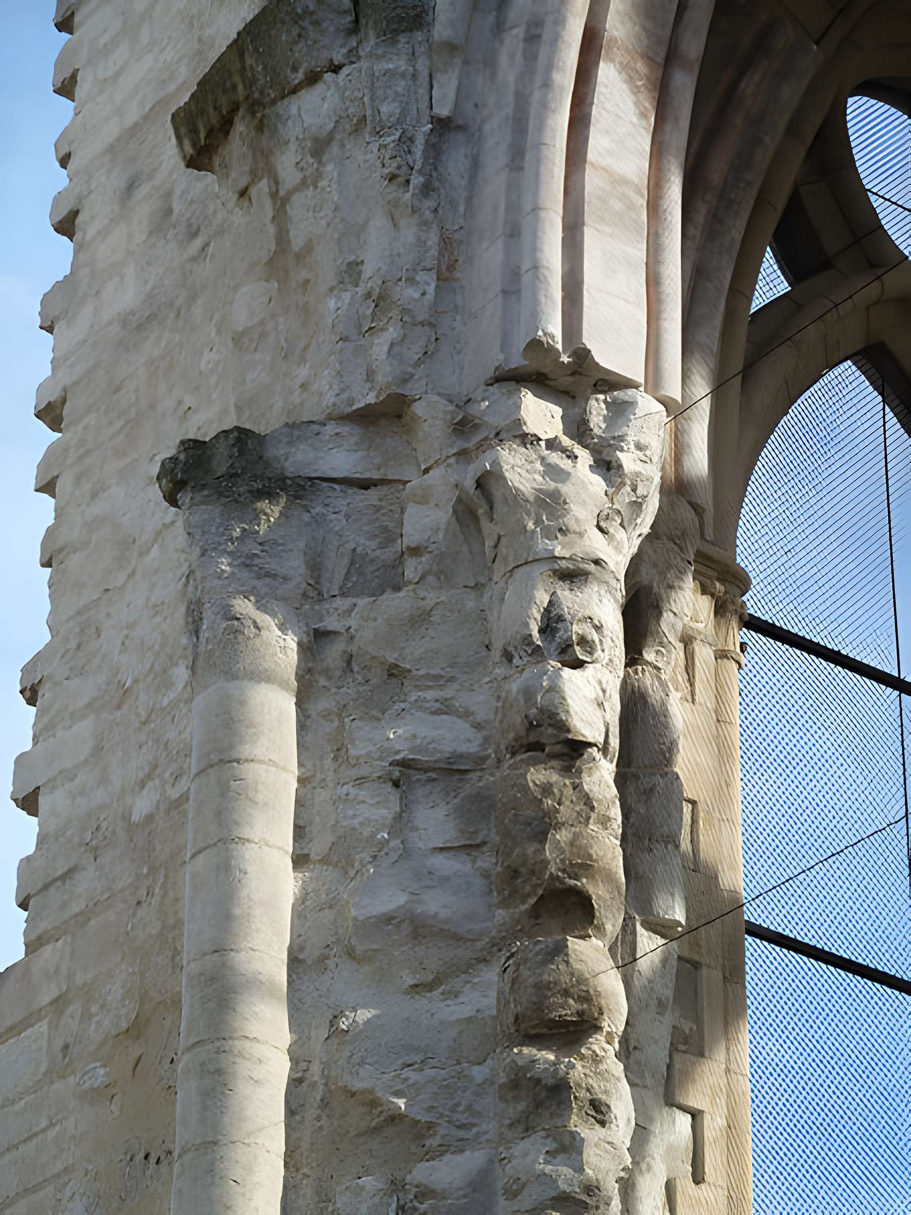 Ancienne abbaye Saint-Lucien, à Notre-Dame-du-Thil