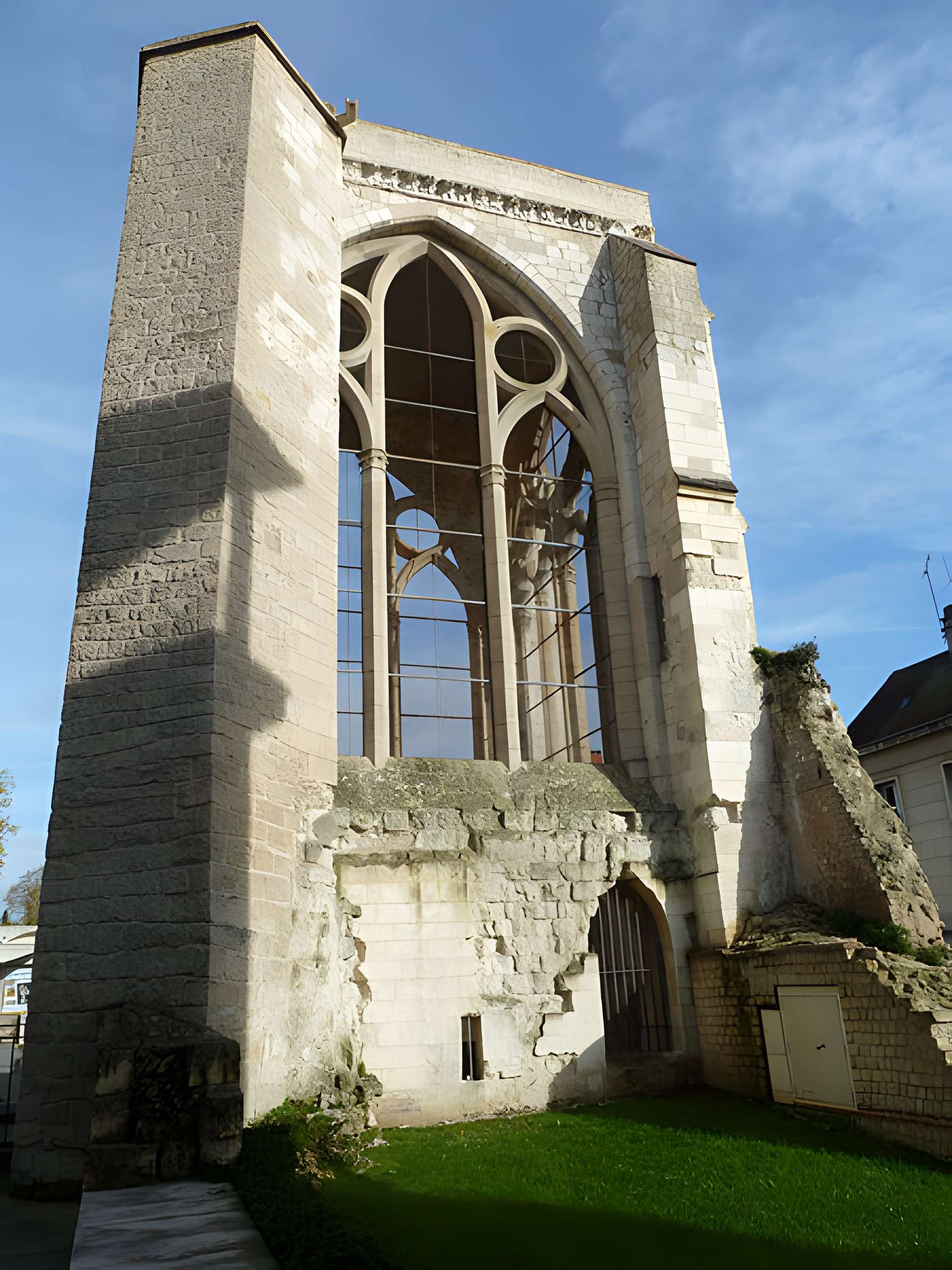 Ancienne abbaye Saint-Lucien, à Notre-Dame-du-Thil