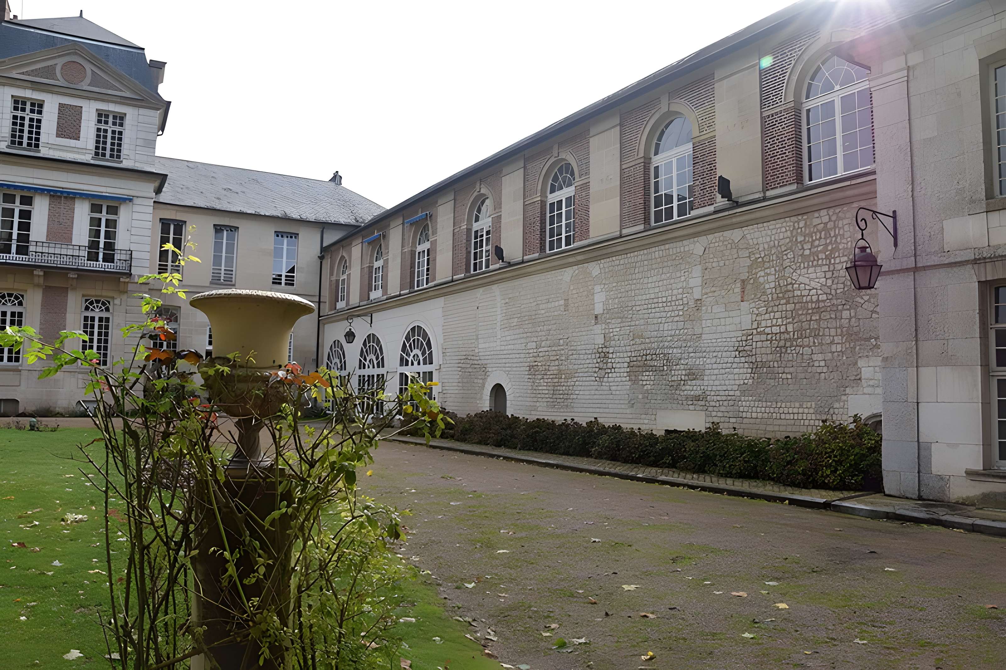 Ancienne abbaye Saint-Lucien, à Notre-Dame-du-Thil
