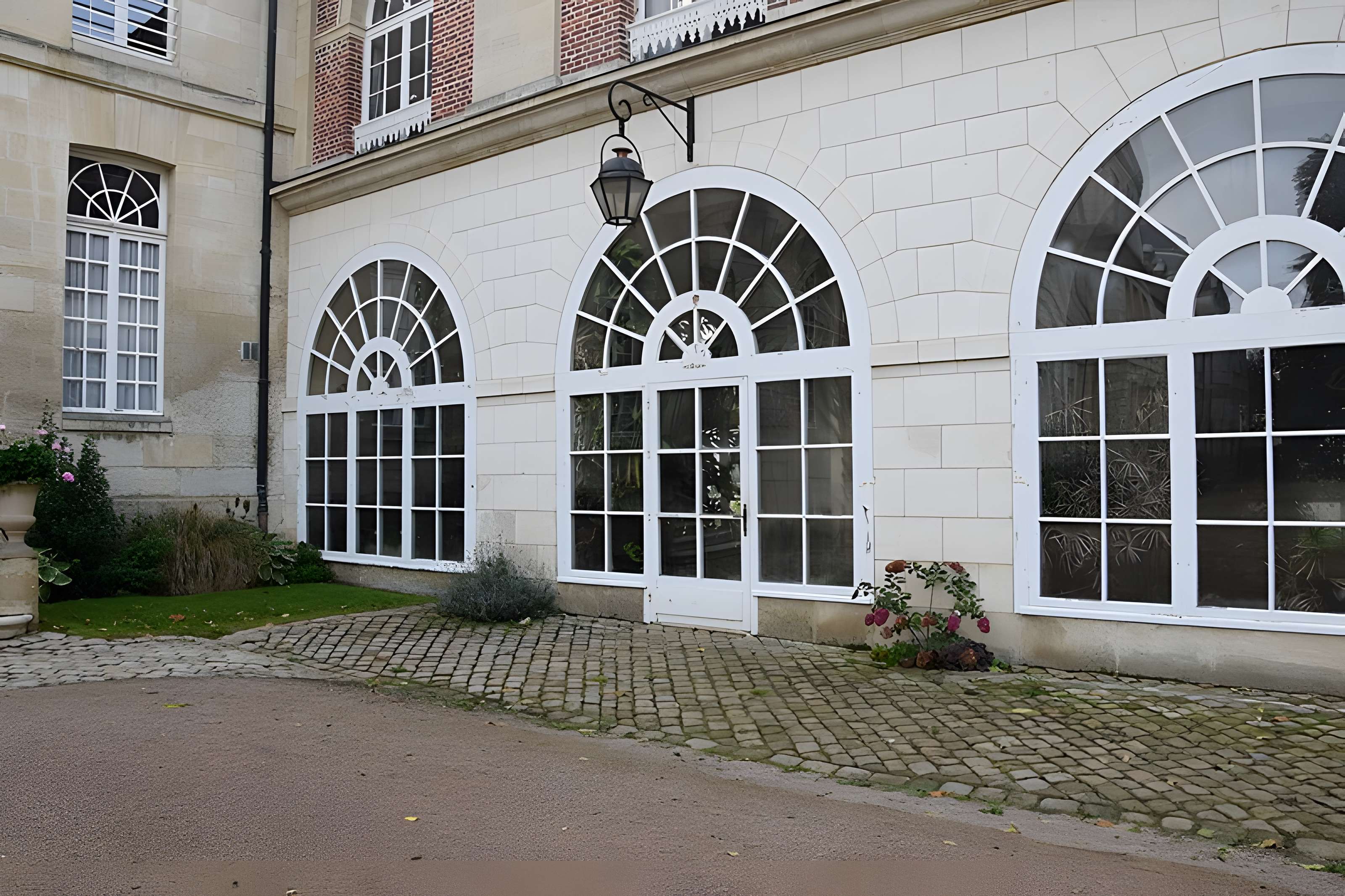 Ancienne abbaye Saint-Lucien, à Notre-Dame-du-Thil