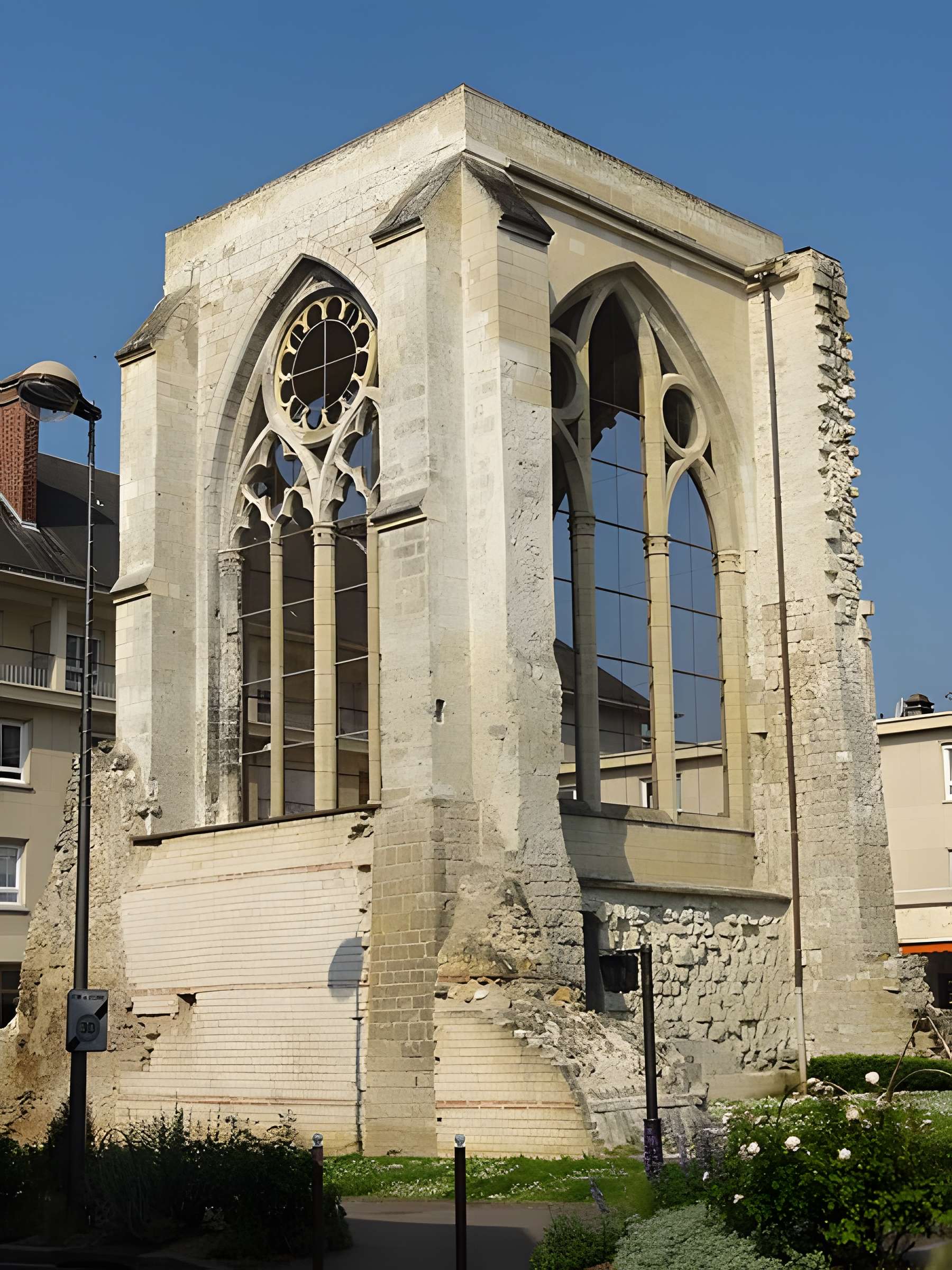 Ancienne abbaye Saint-Lucien, à Notre-Dame-du-Thil