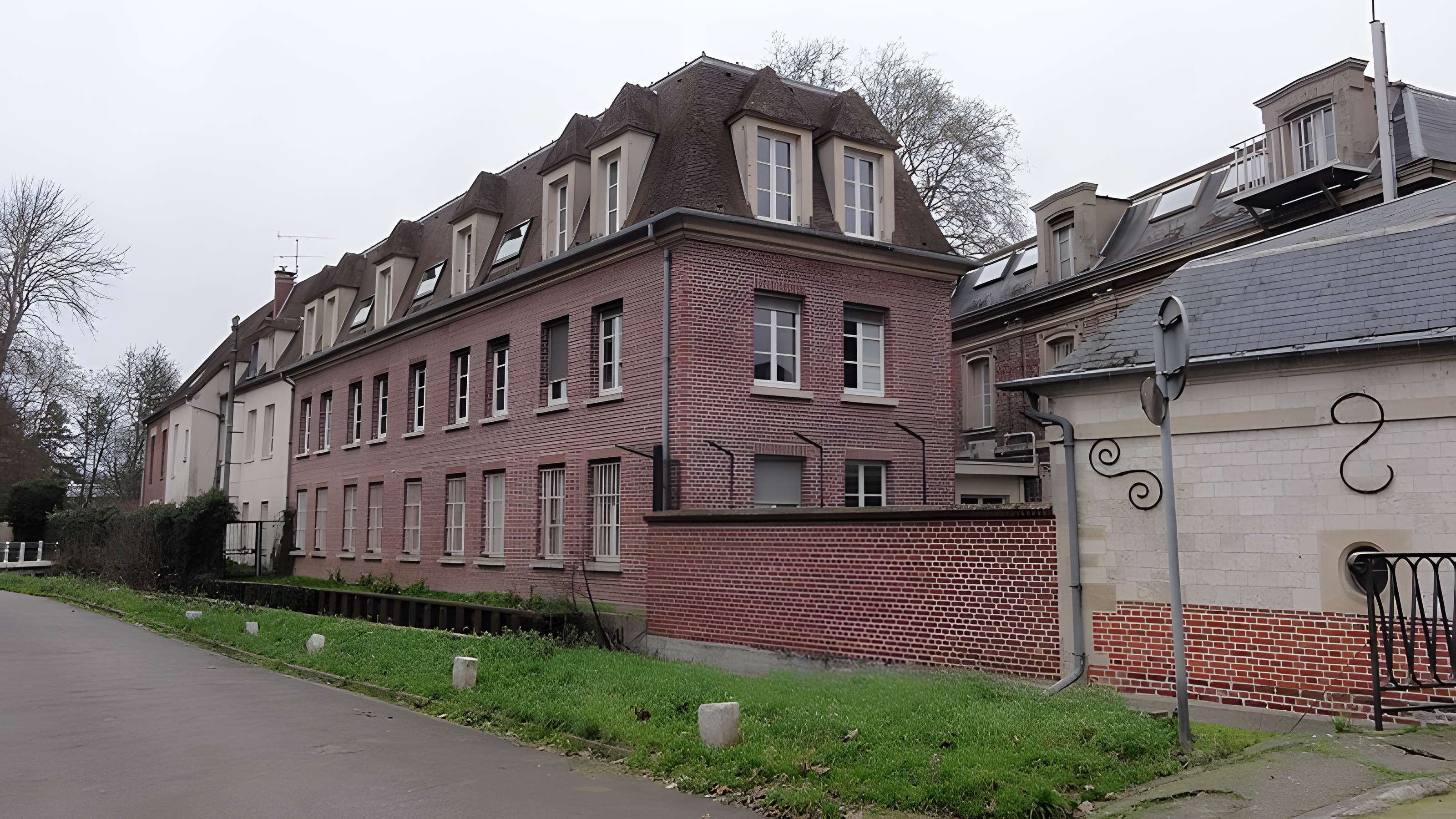 Ancienne abbaye Saint-Lucien, à Notre-Dame-du-Thil
