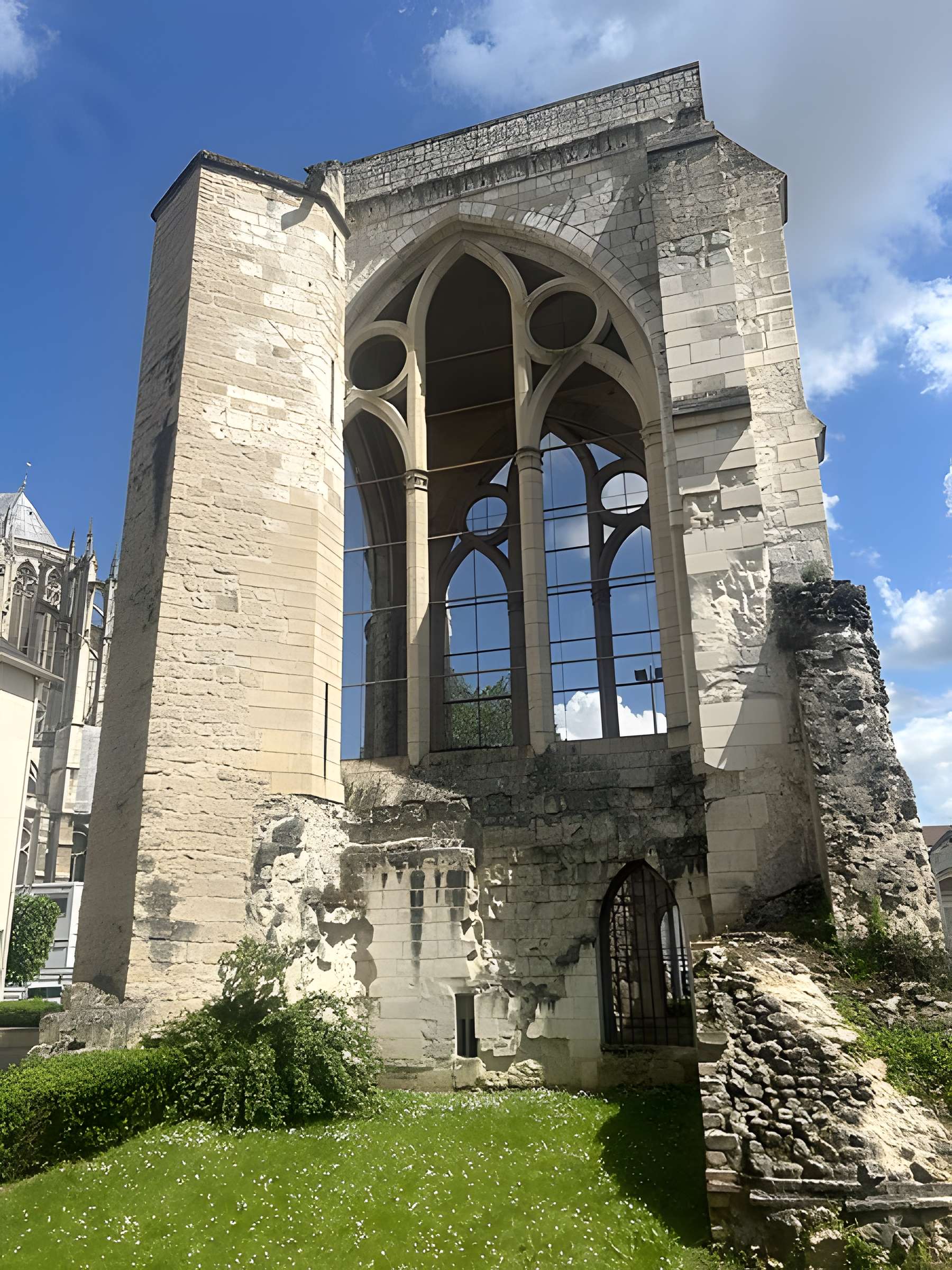 Ancienne abbaye Saint-Lucien, à Notre-Dame-du-Thil