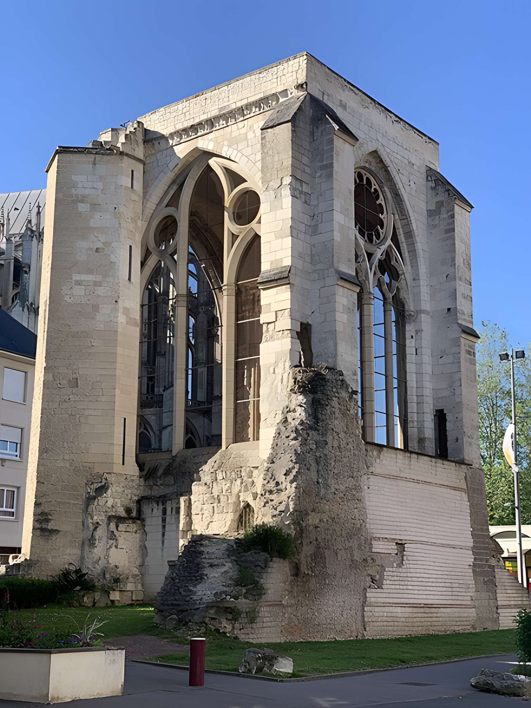Ancienne abbaye Saint-Lucien, à Notre-Dame-du-Thil