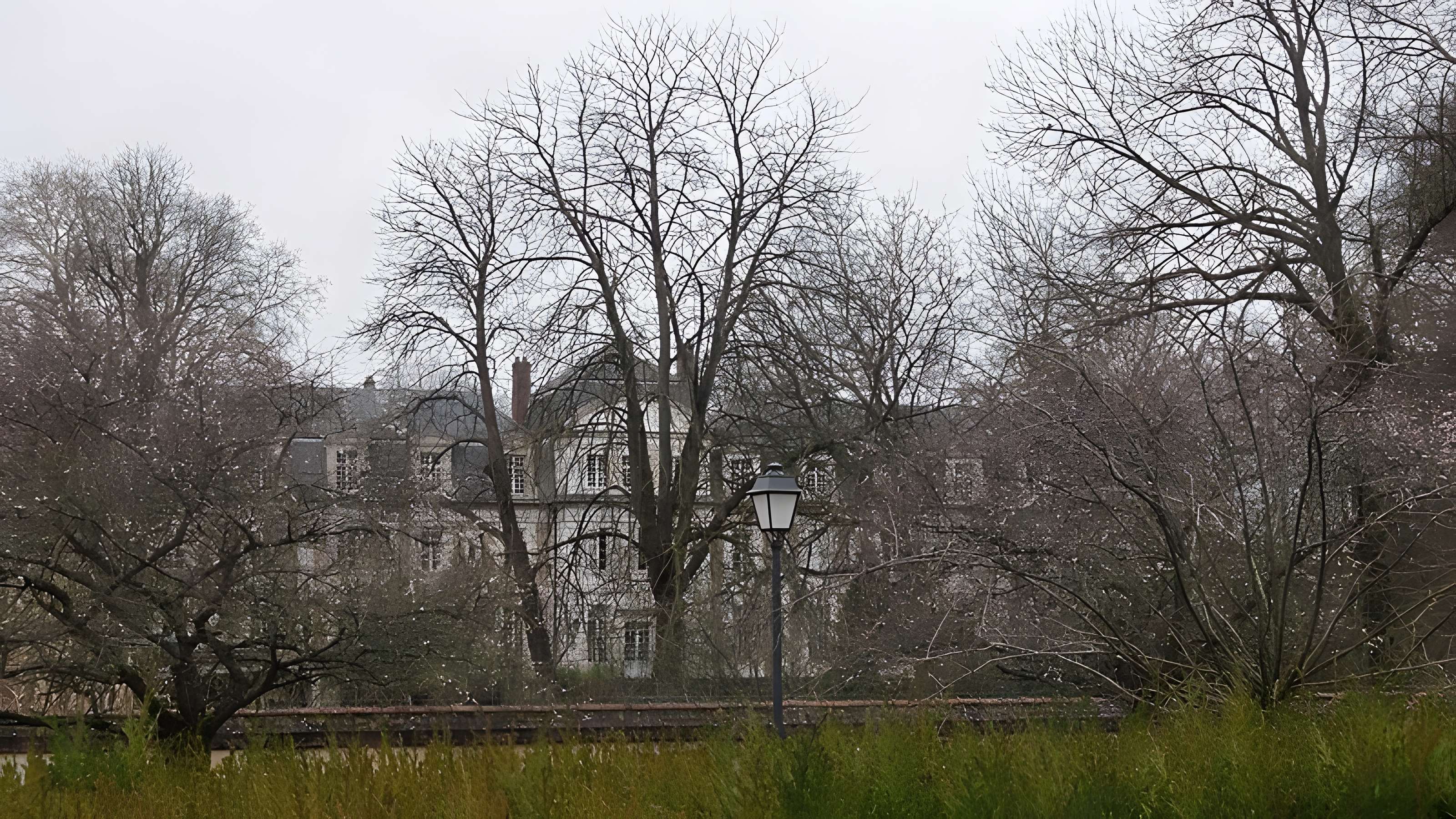 Ancienne abbaye Saint-Lucien, à Notre-Dame-du-Thil
