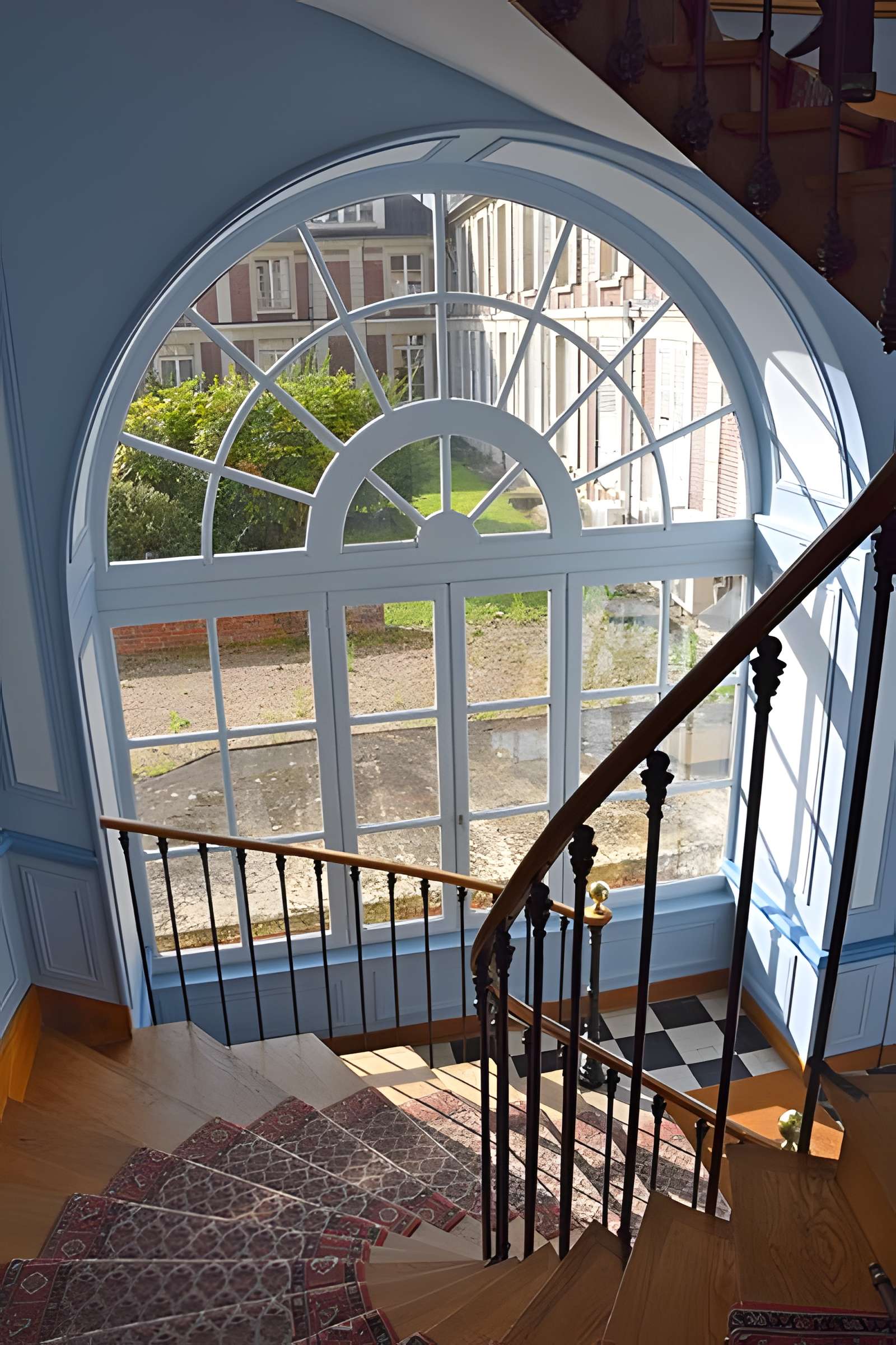 Ancienne abbaye Saint-Lucien, à Notre-Dame-du-Thil