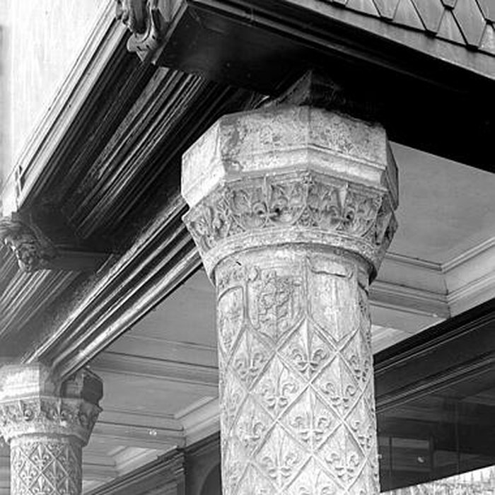 Photo de Maison dite des Trois Piliers