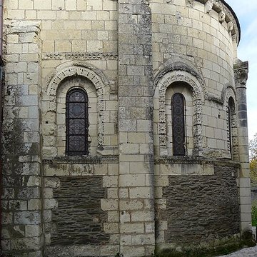 Église Saint-Pierre-et-Saint-Romain de Savennières