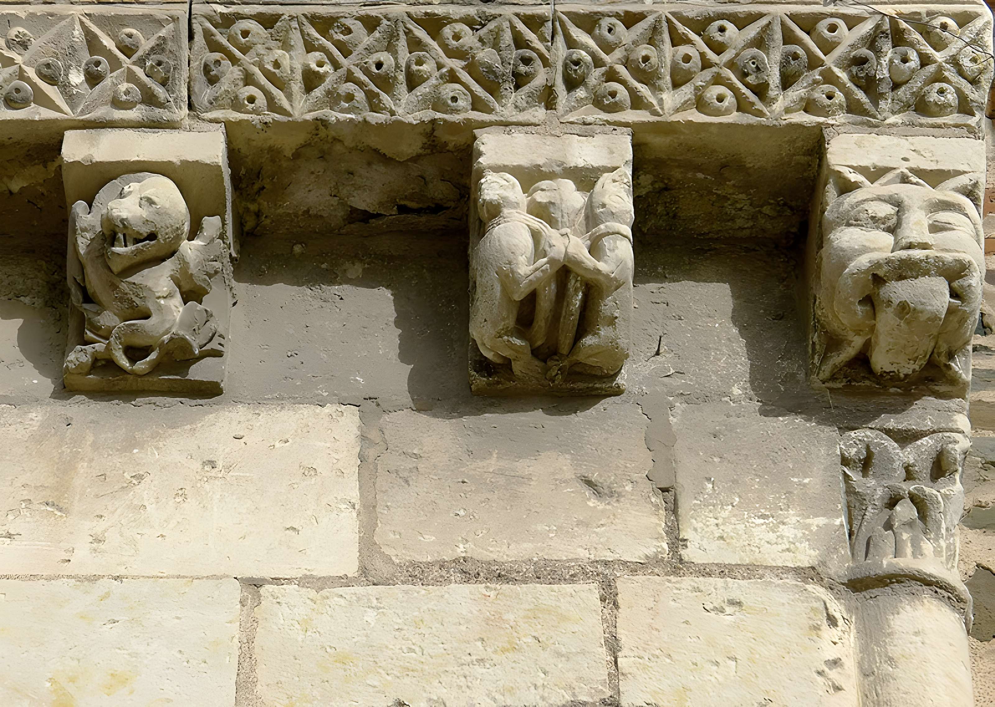 Église Saint-Pierre-et-Saint-Romain de Savennières