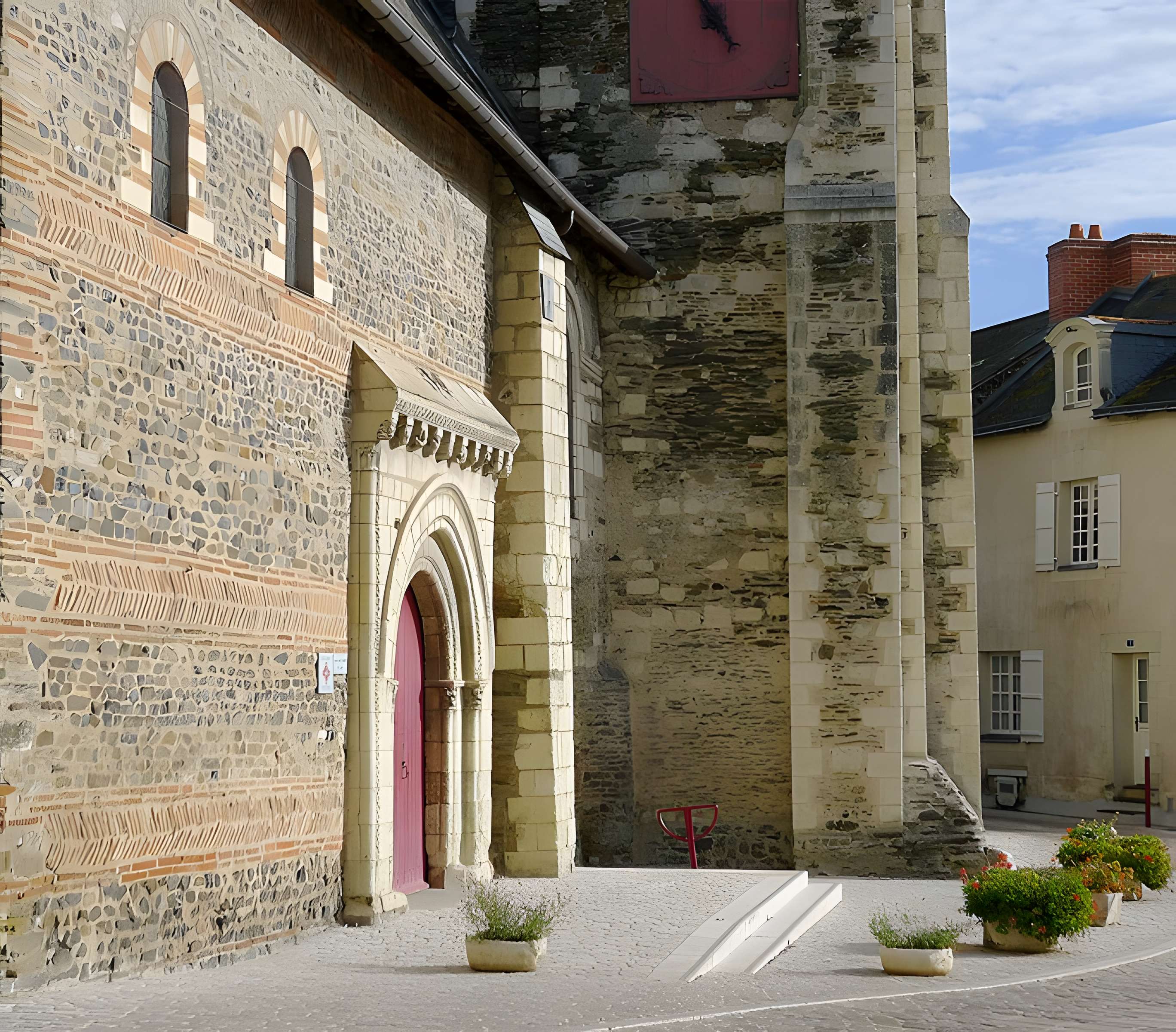 Église Saint-Pierre-et-Saint-Romain de Savennières
