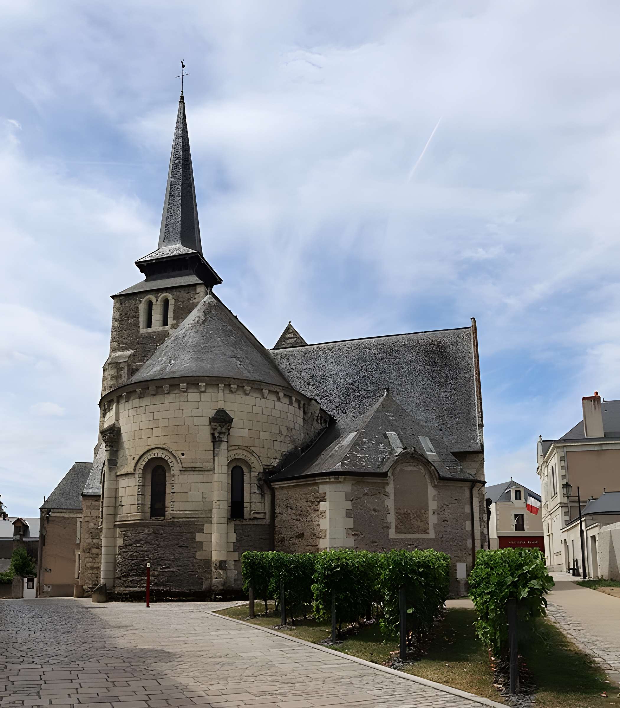 Église Saint-Pierre-et-Saint-Romain de Savennières