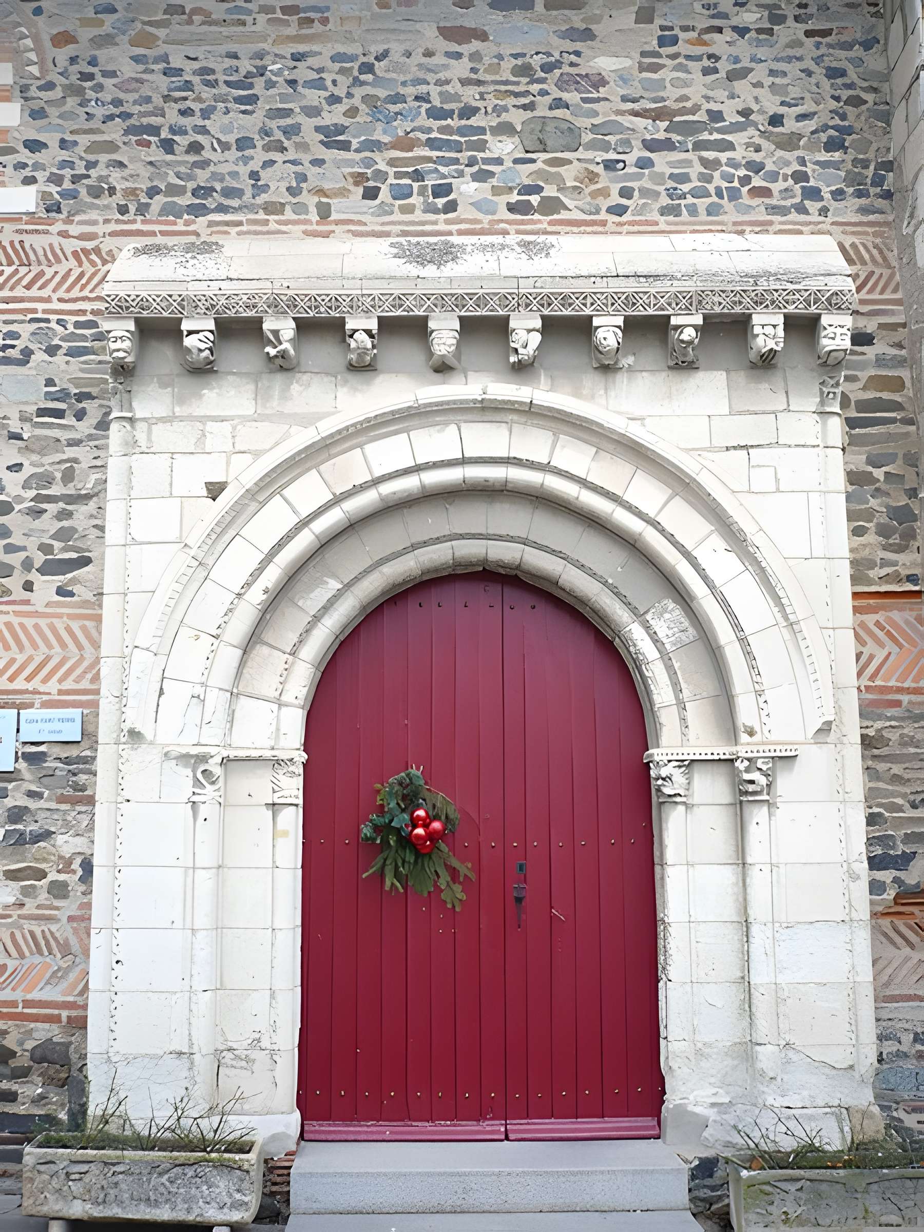 Église Saint-Pierre-et-Saint-Romain de Savennières