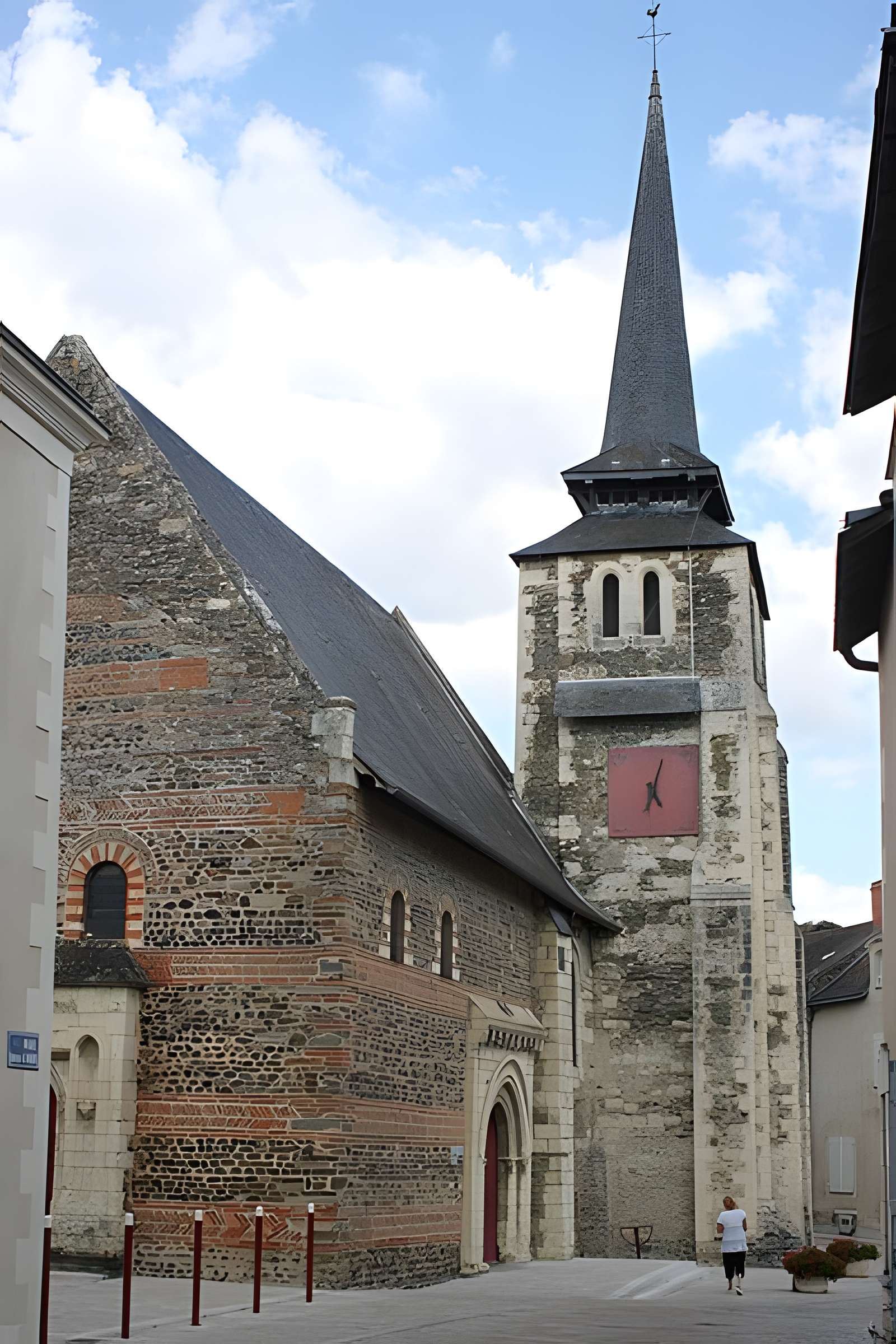 Église Saint-Pierre-et-Saint-Romain de Savennières