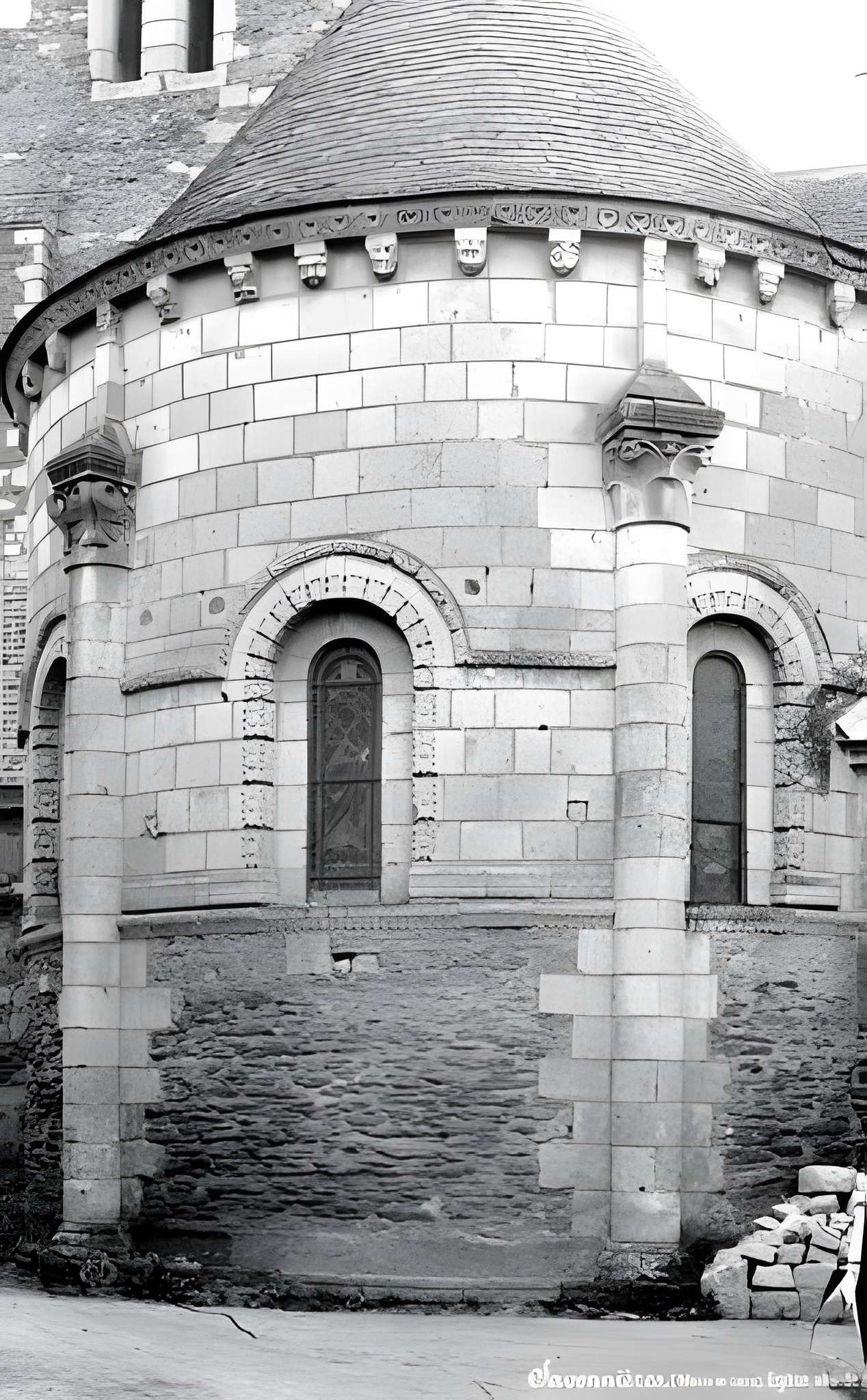 Église Saint-Pierre-et-Saint-Romain de Savennières