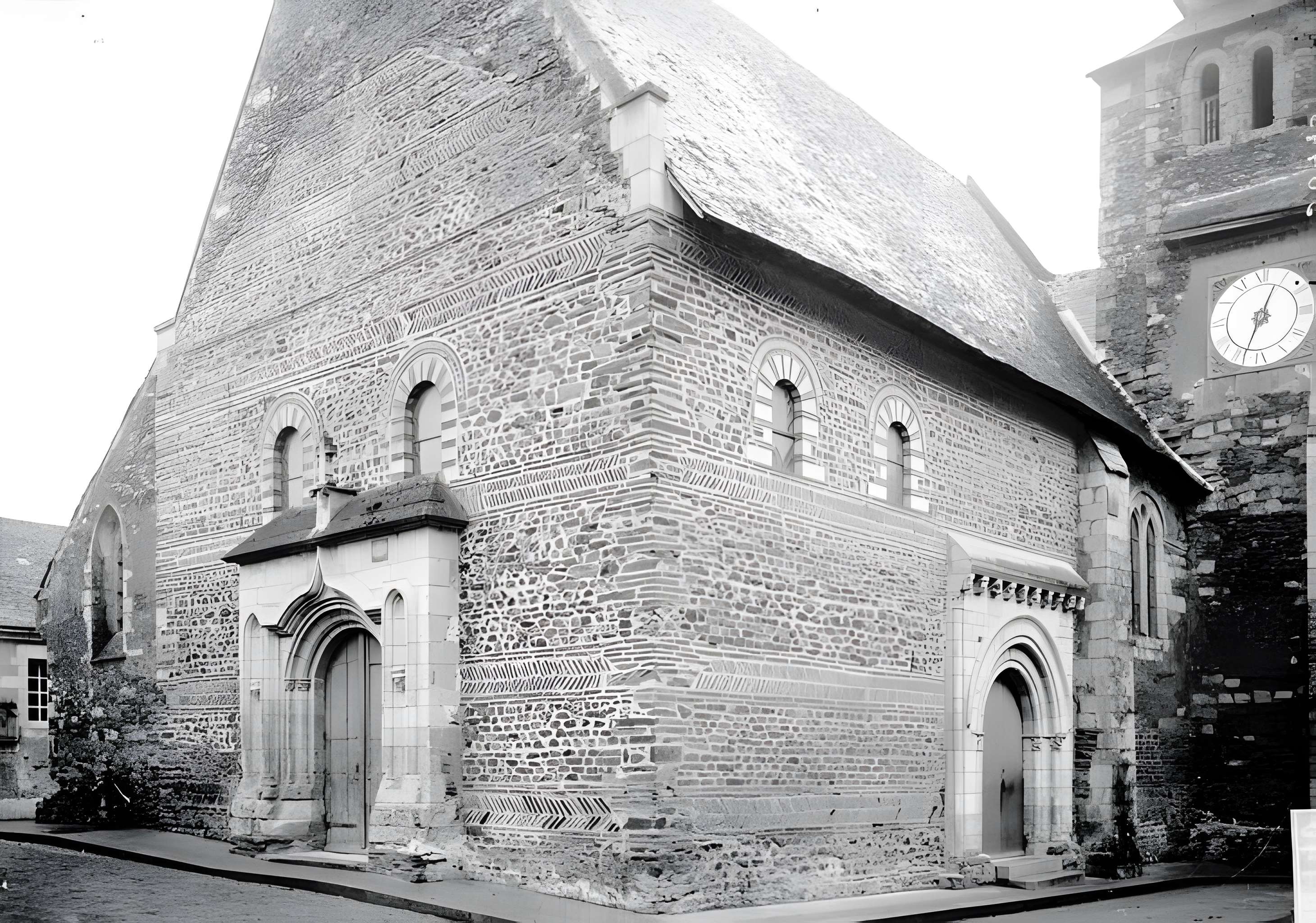 Église Saint-Pierre-et-Saint-Romain de Savennières