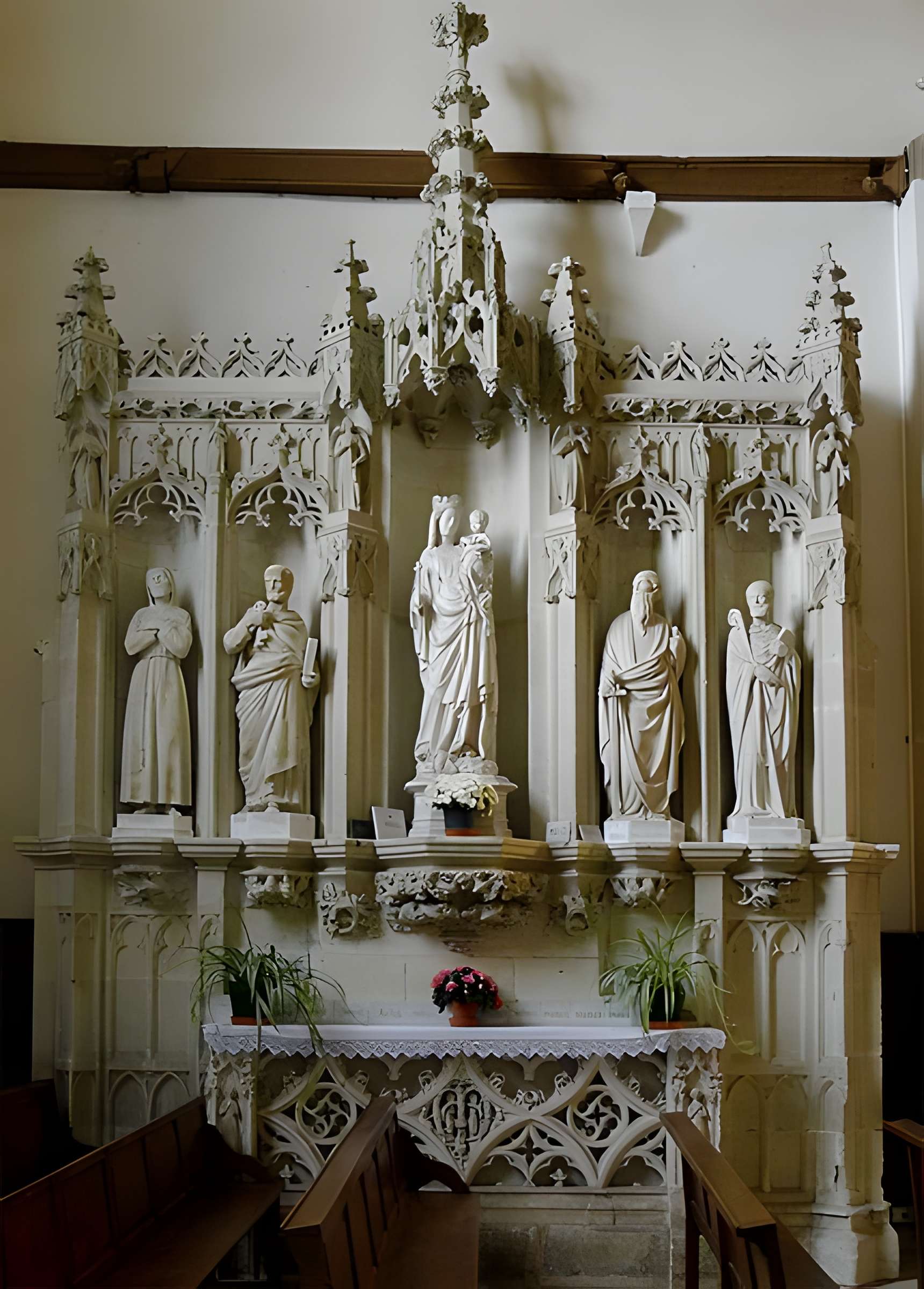 Église Saint-Pierre-et-Saint-Romain de Savennières