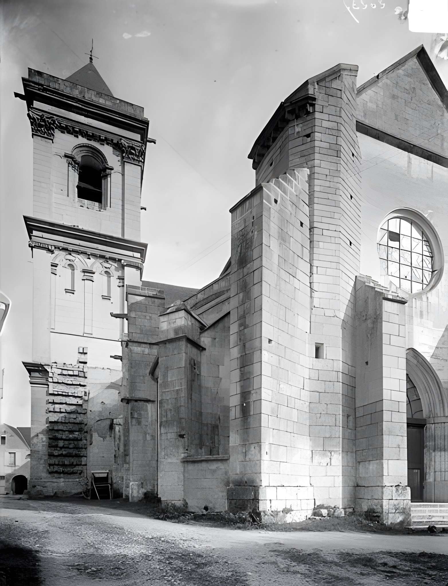 Église Saint-Pierre-Saint-Paul de Cravant