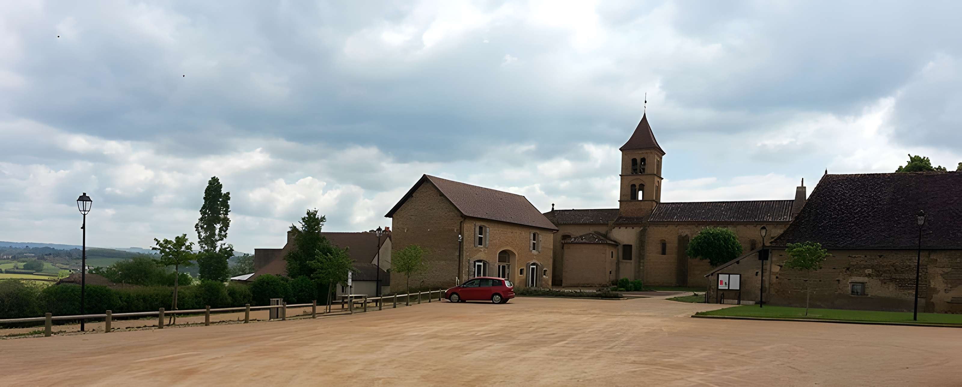 Église Saint-Pierre-Saint-Paul de Montceaux-l'Étoile