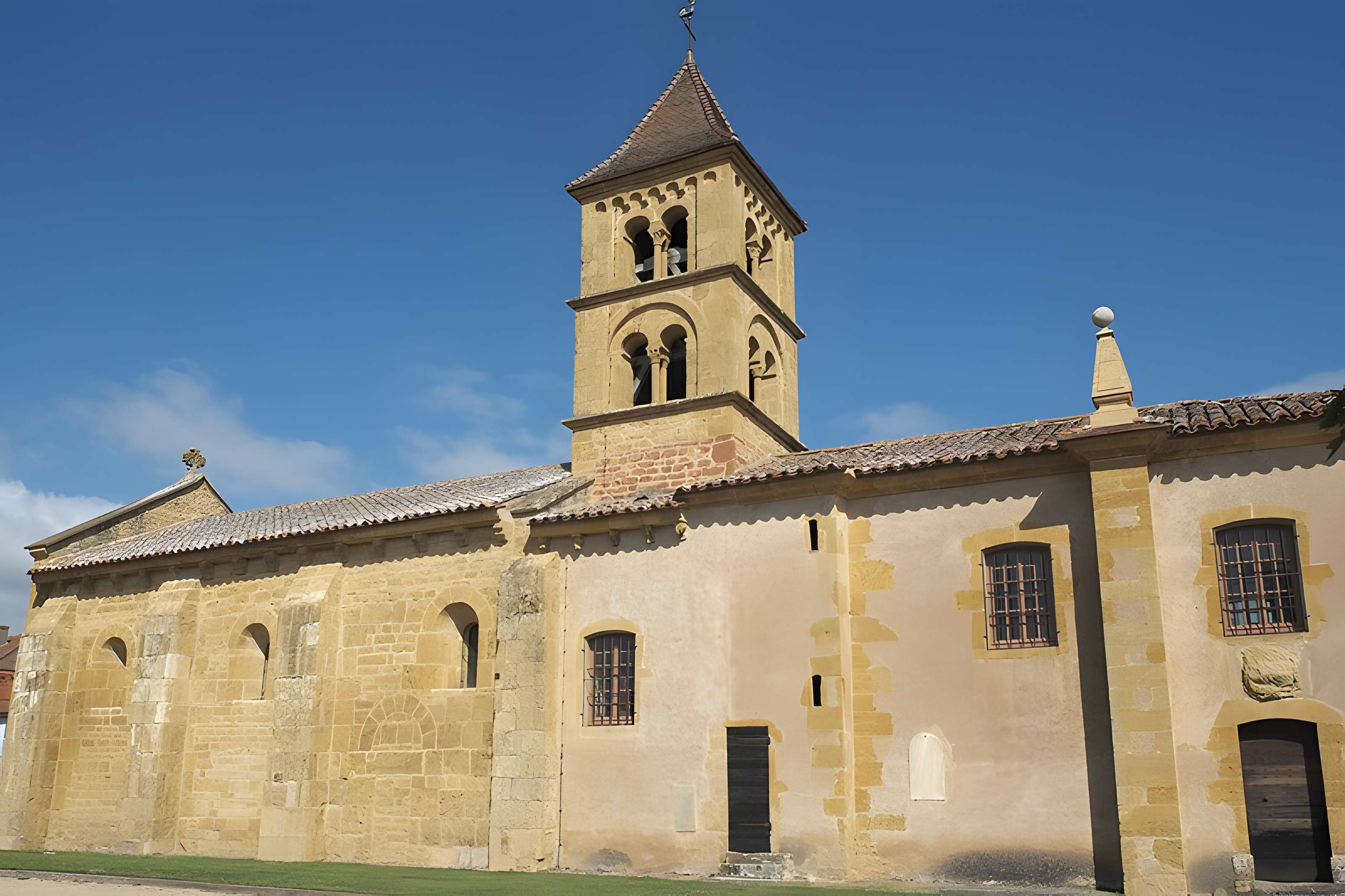 Église Saint-Pierre-Saint-Paul de Montceaux-l'Étoile