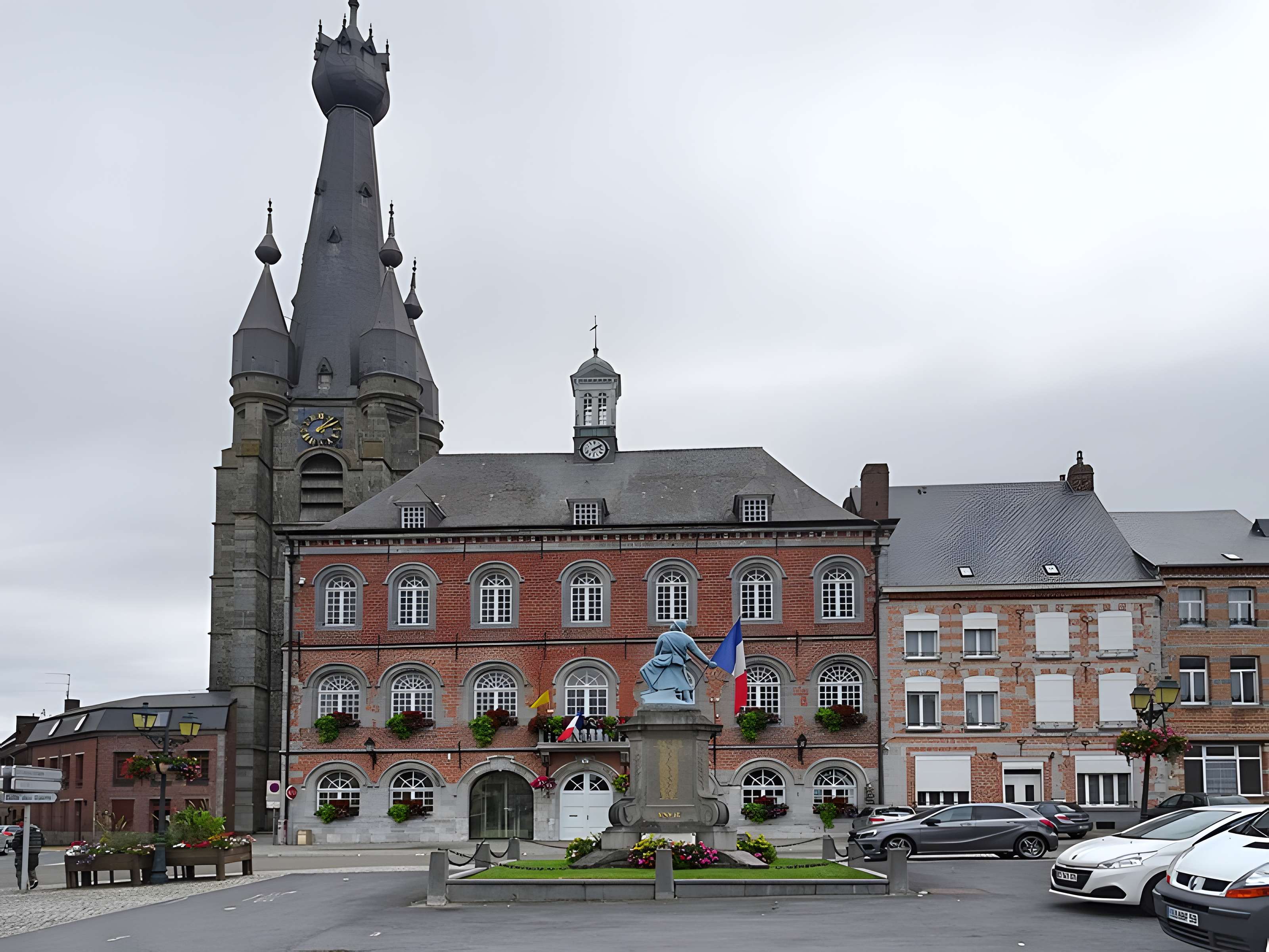 Église Saint-Pierre-Saint-Paul de Solre-le-Château