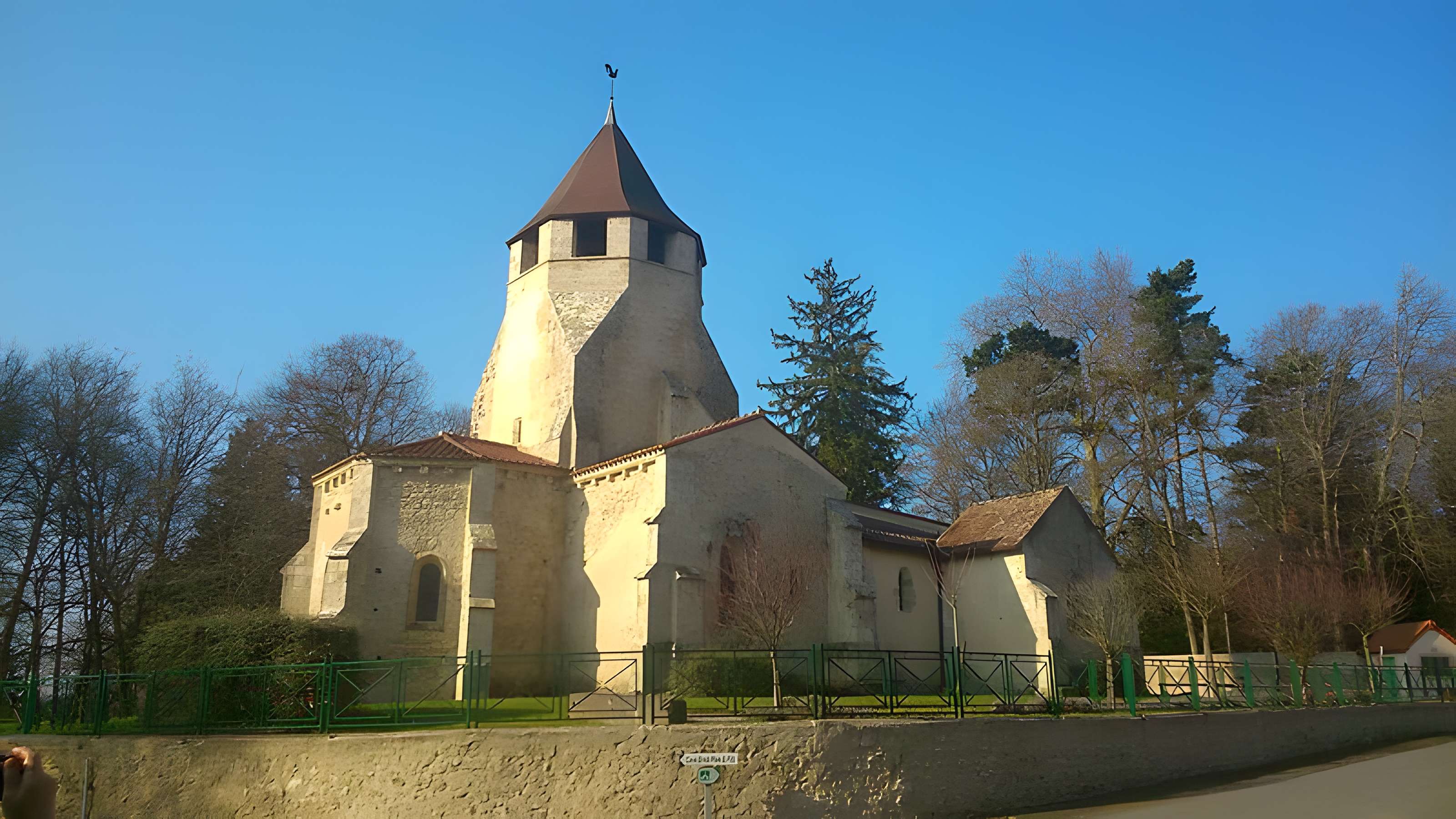 Église Saint-Pourçain de Louchy-Montfand