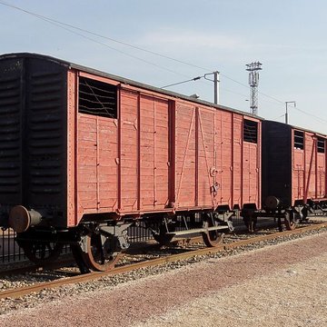 Quai des Déportés, en gare de Compiègne