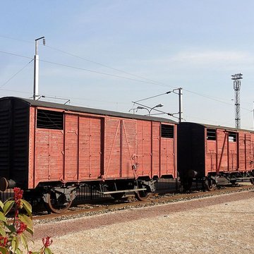 Quai des Déportés, en gare de Compiègne