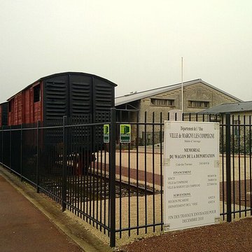Quai des Déportés, en gare de Compiègne