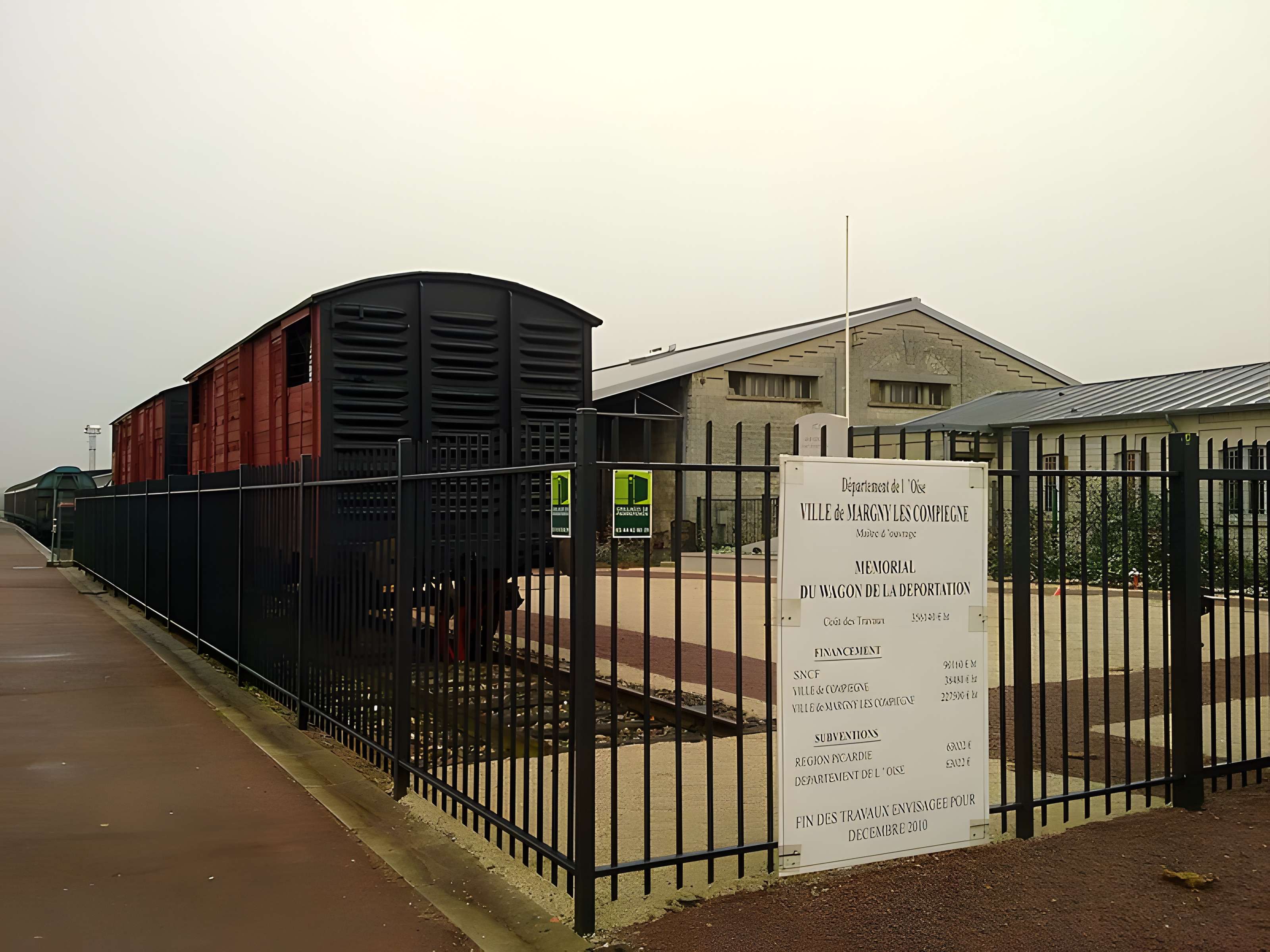 Quai des Déportés, en gare de Compiègne