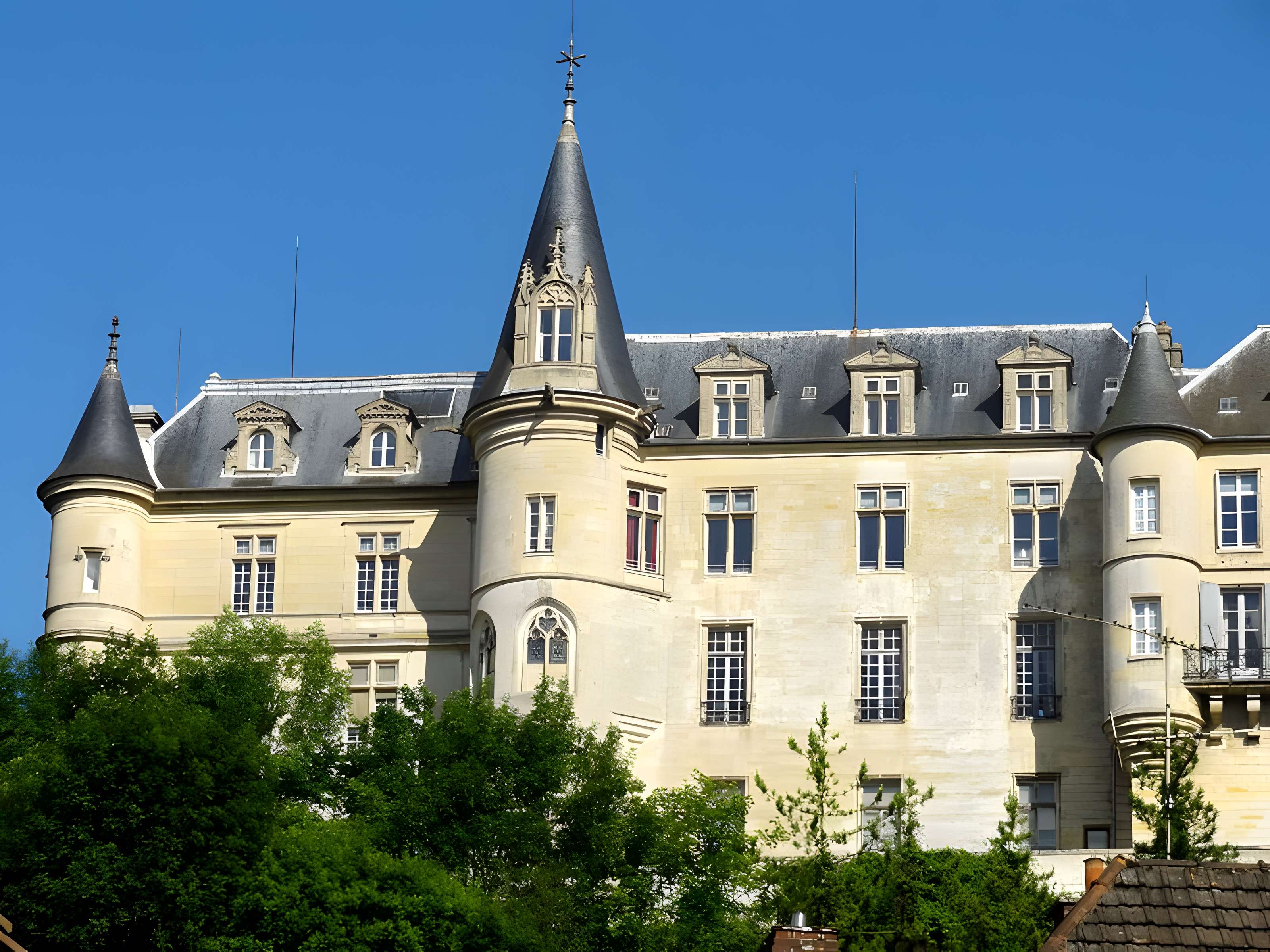 Châteaux