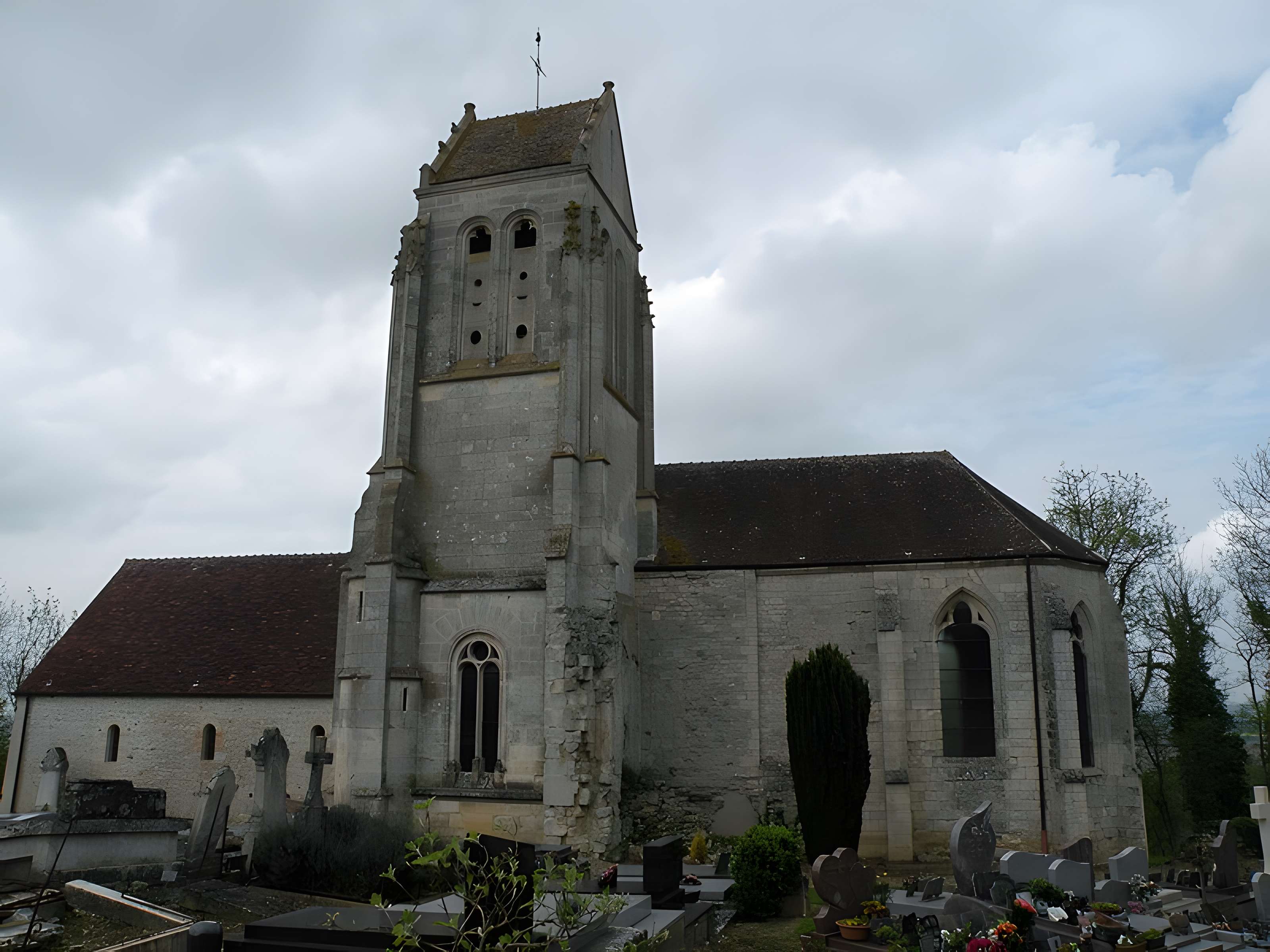 Ruines de l'église de Marquemont