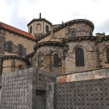 Église Saint-Priest de Volvic