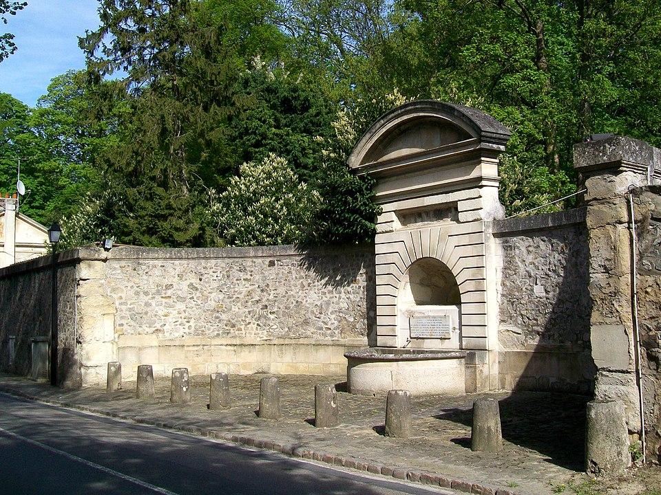 Photo de Fontaine à l'entrée du village