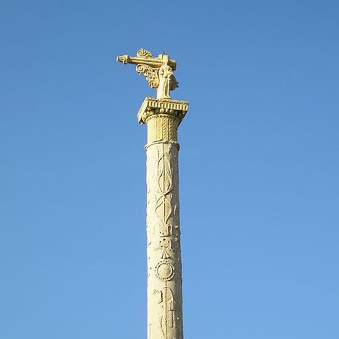 Photo de Croix en pierre de lépoque de la Renaissance